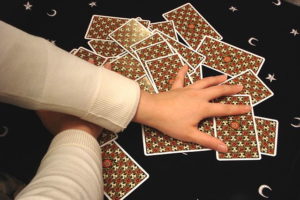 タロットカードシャッフル